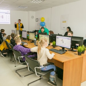 Новый класс в развлекательном центре города Томска! Скоро открытие! - КИБЕРшкола программирования для детей, компьютерные курсы для школьников, начинающих и подростков - KIBERone г. Белая Калитва